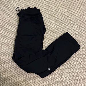 Lululemon dance studio mid rise cropped black size 2